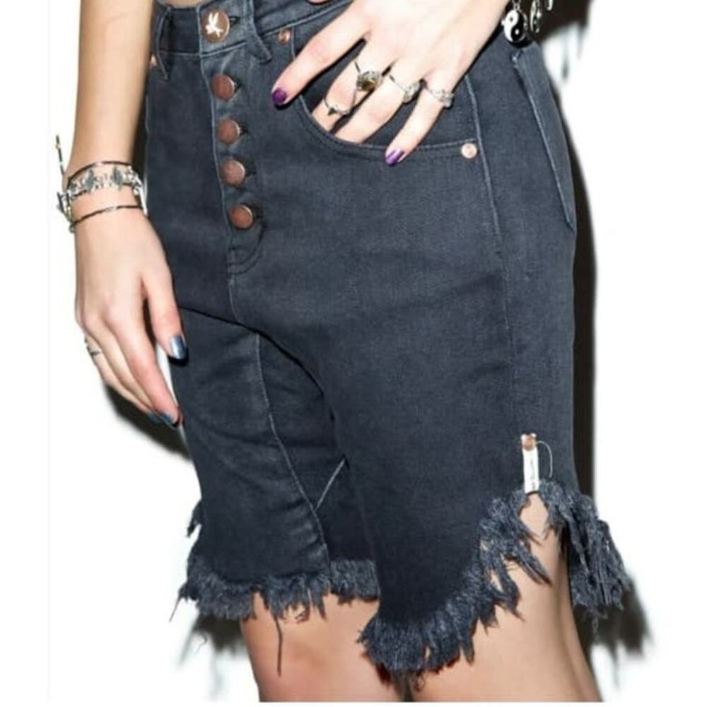 ONE by One Teaspoon Black Skinny, Low Waist APOLLO Denim Shorts - 24